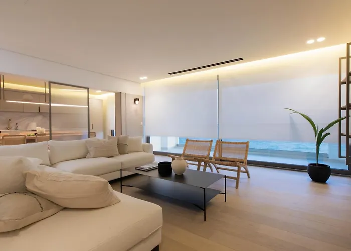 F & B Collection - Luxury Seafront 2 Bedroom Apartment